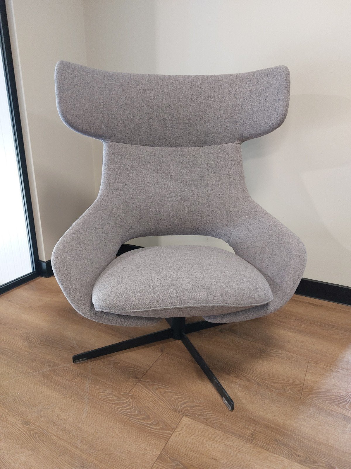 Artifort kalm fauteuil - Grijs, Modern design, Ophalen of Verzenden, Zo goed als nieuw, Stof