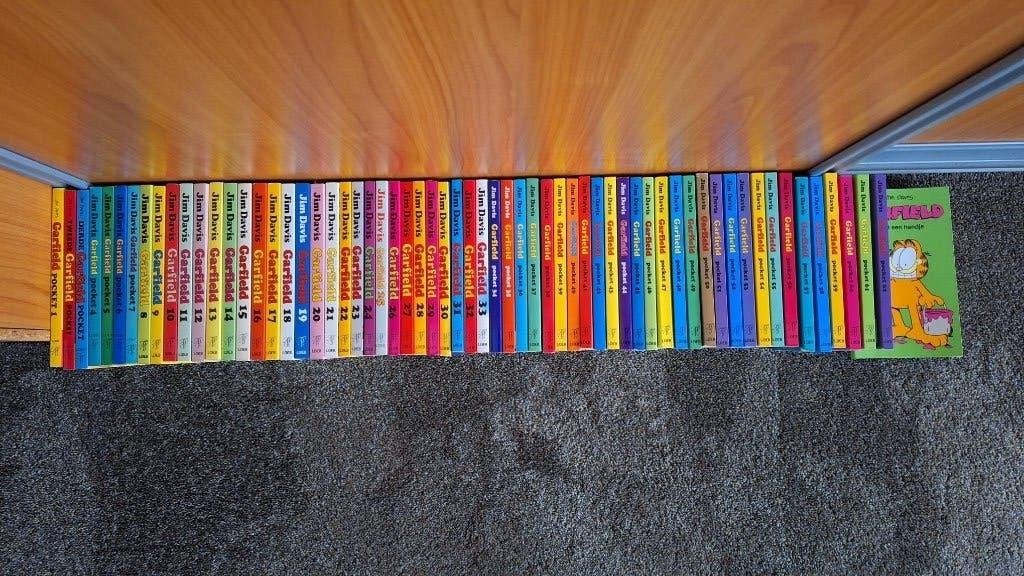 Verzameling Garfield pockets compleet nr. 1 t/m 62 origineel, Complete serie of reeks, Jim Davis, Ophalen, Gelezen