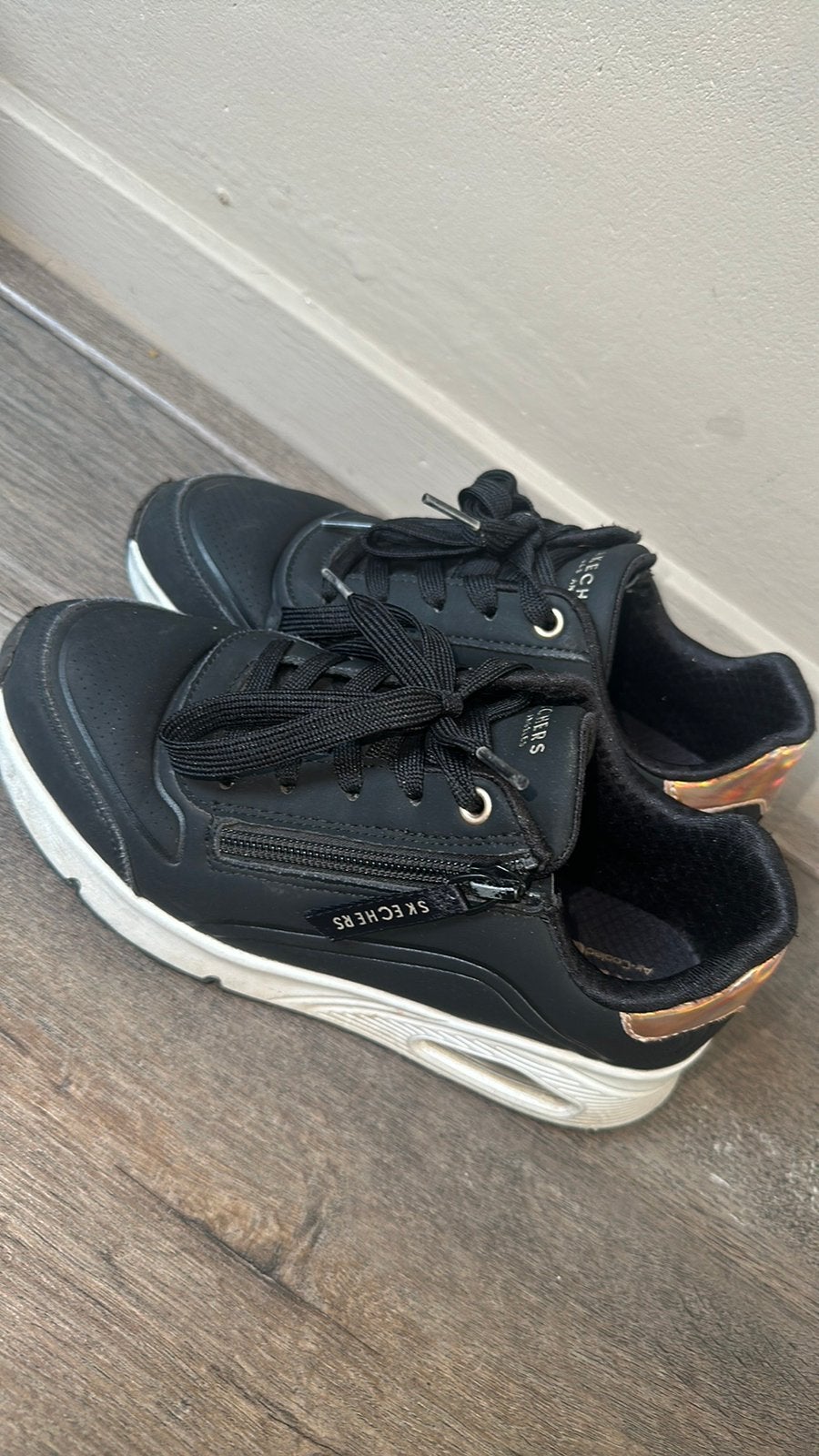 Skechers maat 35 tekoop aangeboden, Ophalen of Verzenden, Zo goed als nieuw, Meisje