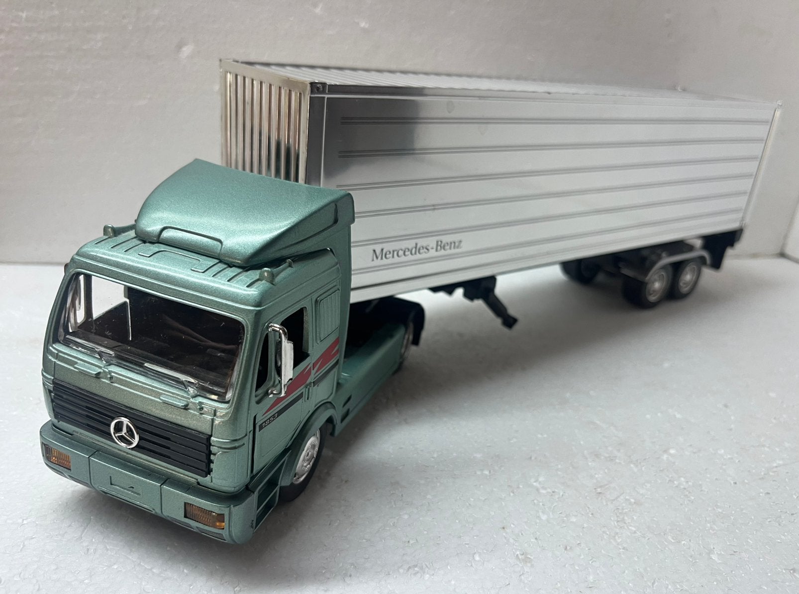 1:32 New-Ray,   Mercedes Benz 1853S Truck ,1998, 51 cm lang!, Ophalen of Verzenden, Zo goed als nieuw, Bus of Vrachtwagen, Overige merken