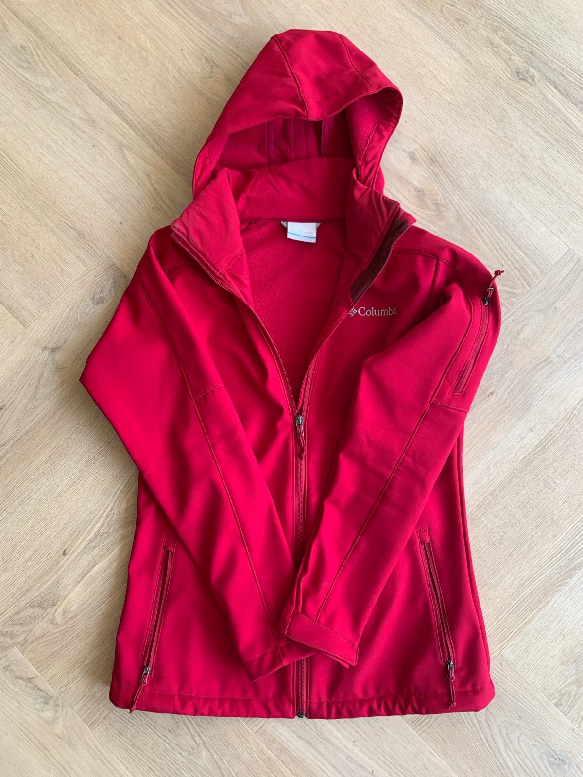 Columbia Softshell Jas Rood - Maat S, Kleding | Dames, Jassen | Winter, Zo goed als nieuw, Maat 36 (S), Rood, Ophalen of Verzenden