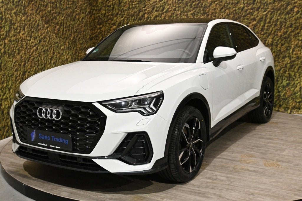 Audi Q3 Sportback 45 TFSI e S Edition | NAVI | PANORAMA | TR, Auto's, Automaat, Stof, Gebruikt, Euro 6
