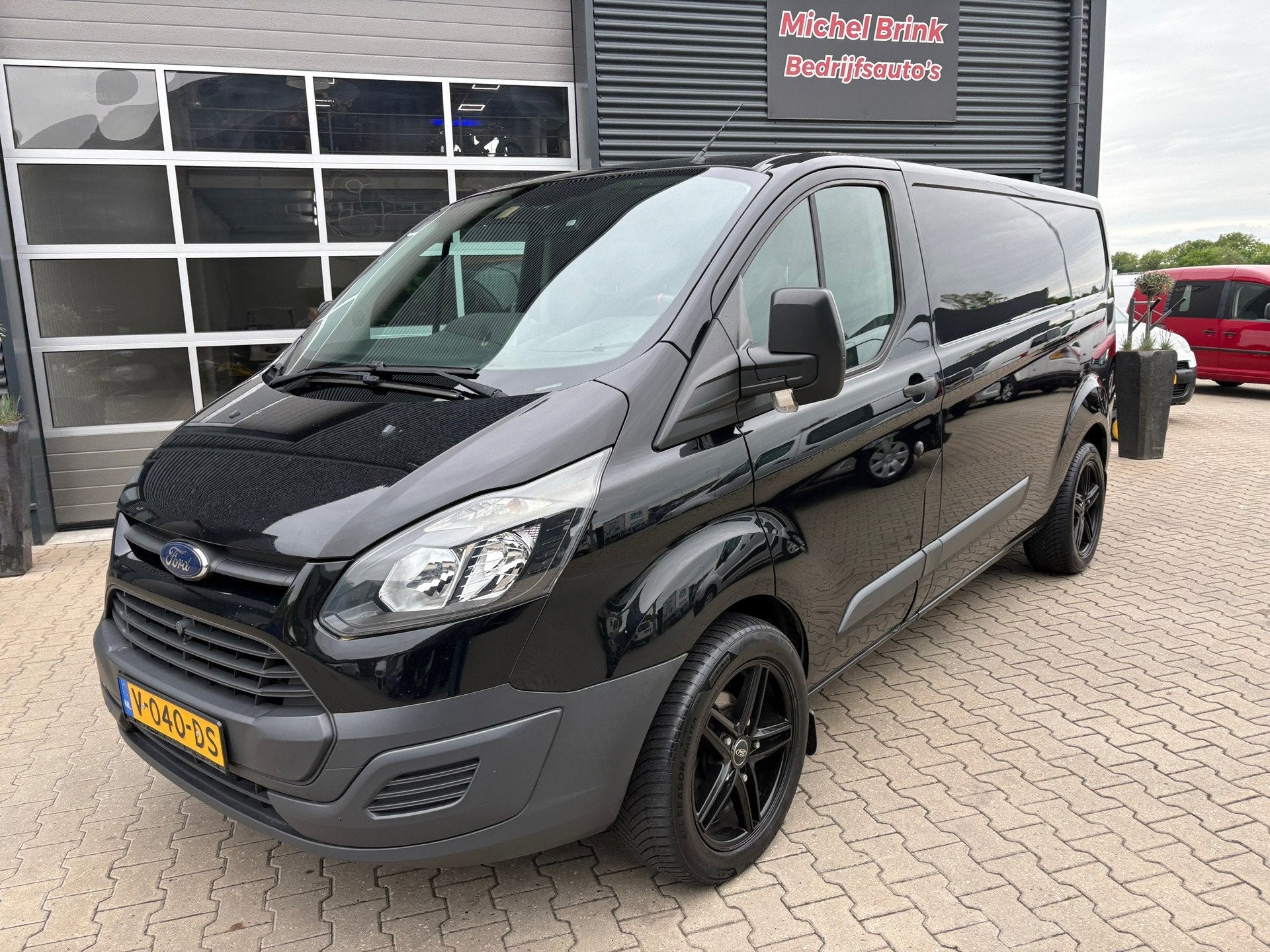 Ford Transit Custom 290 2.2 TDCI L2H1 Economy Edition, Auto's, Voorwielaandrijving, Gebruikt, Zwart, 4 cilinders