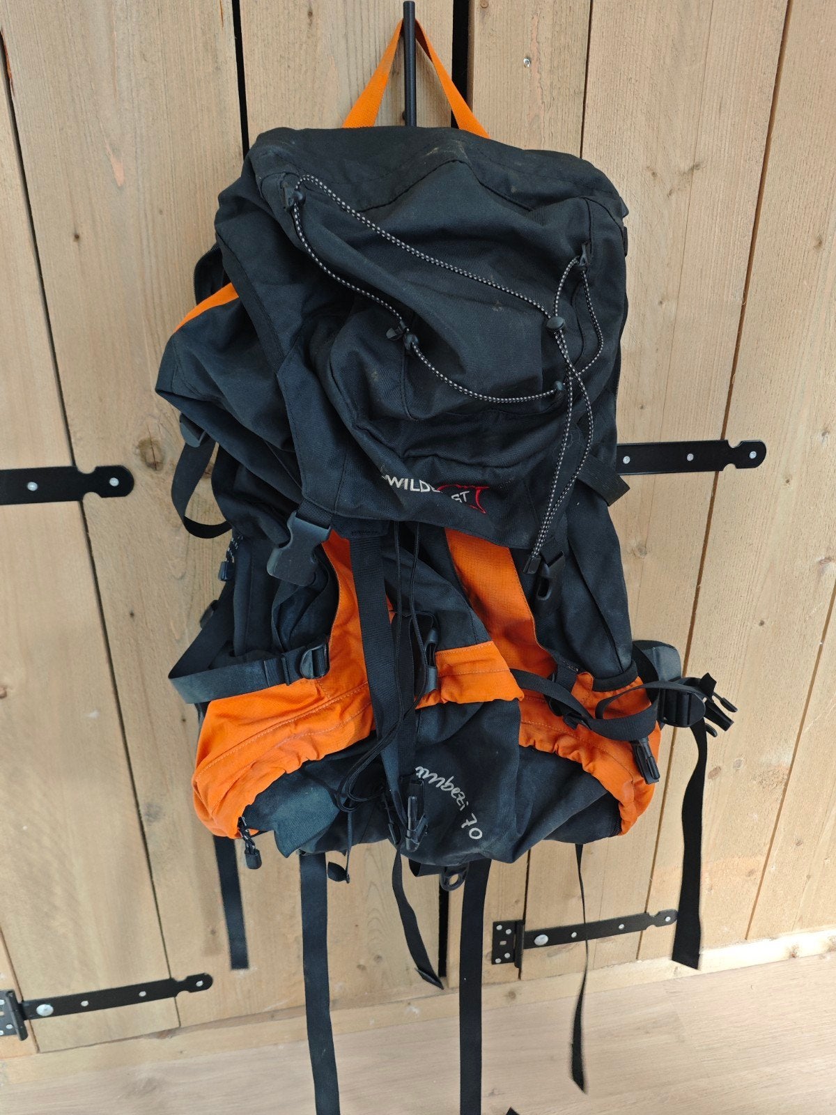 Wildebeast Timber 70 Trekking Rugzak - Zwart/Oranje, Overige merken, Gebruikt, 25 tot 40 cm, Ophalen of Verzenden
