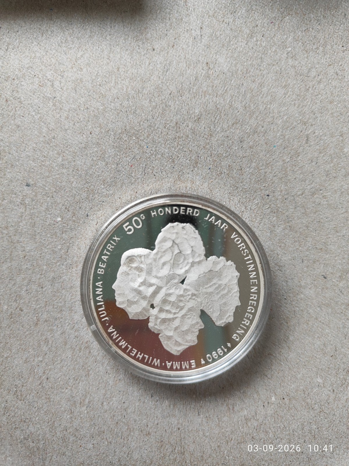 Zilveren 50 Gulden Munt 100 Jaar Vorstinnenregering 1990, Koningin Beatrix, Zilver, Ophalen of Verzenden, Losse munt