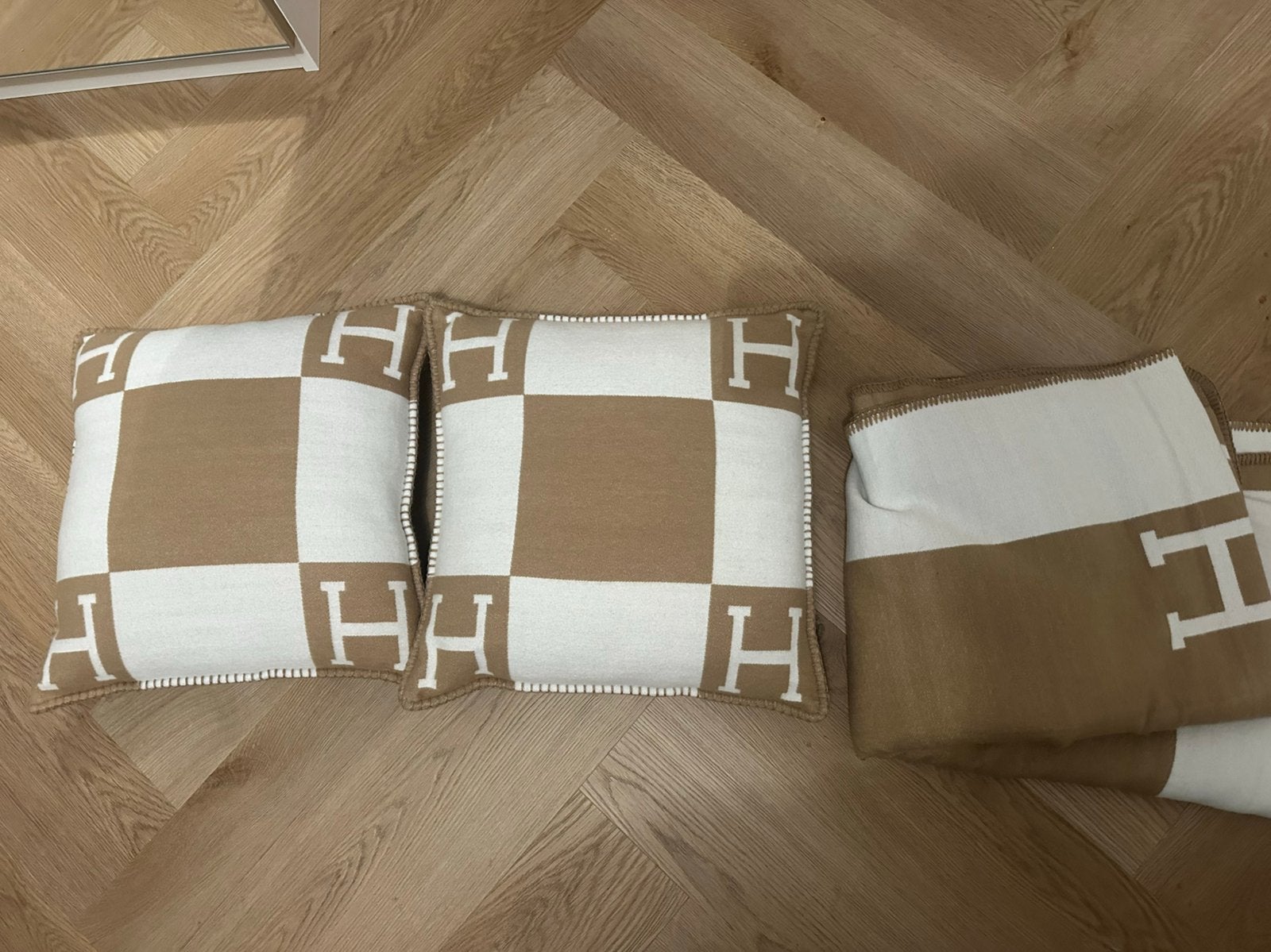 HERMES deken en twee kussens, Huis en Inrichting, Ophalen of Verzenden, Zo goed als nieuw