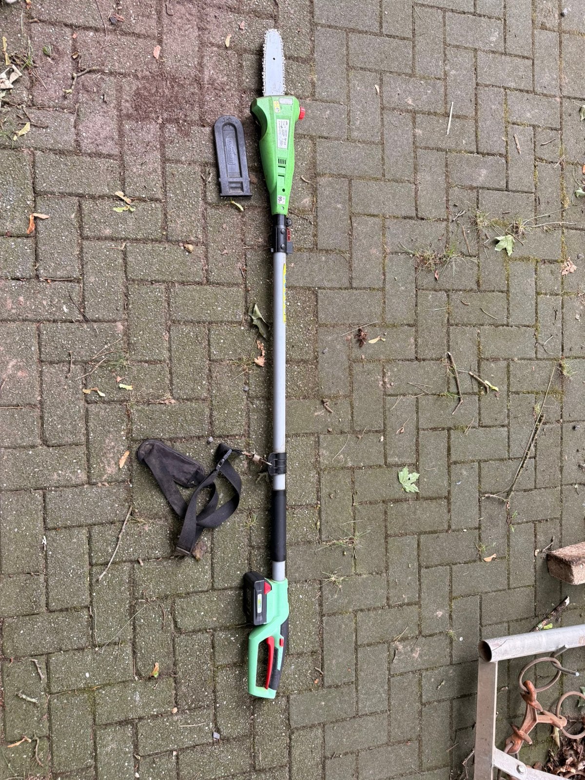 Kettingzaag op steel op accu, Ophalen, Zo goed als nieuw