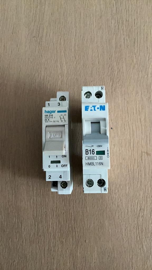 2 automaten voor de meterkast, Ophalen of Verzenden, Zo goed als nieuw, Schakelaar