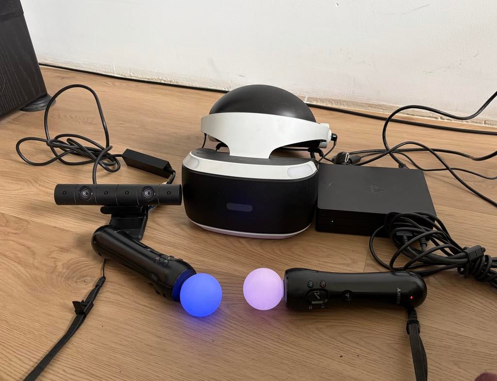 PlayStation VR1 complete set met 2 Move controllers, Spelcomputers en Games, Virtual Reality, Gebruikt, Sony PlayStation, VR-bril
