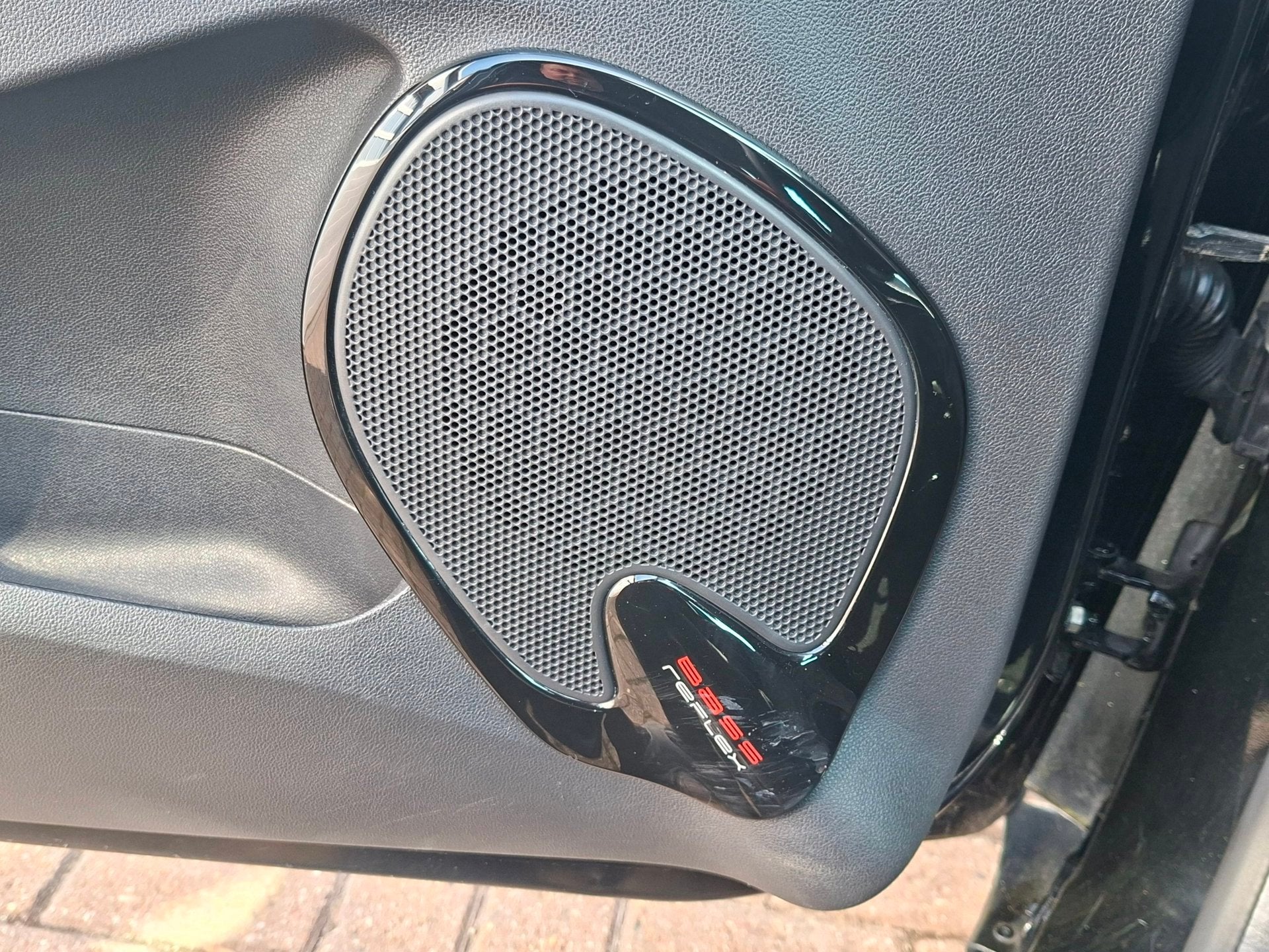 Foto 10 van Renault Clio 0.9 TCe Limited PDC Navi Airco Cruise Isofix