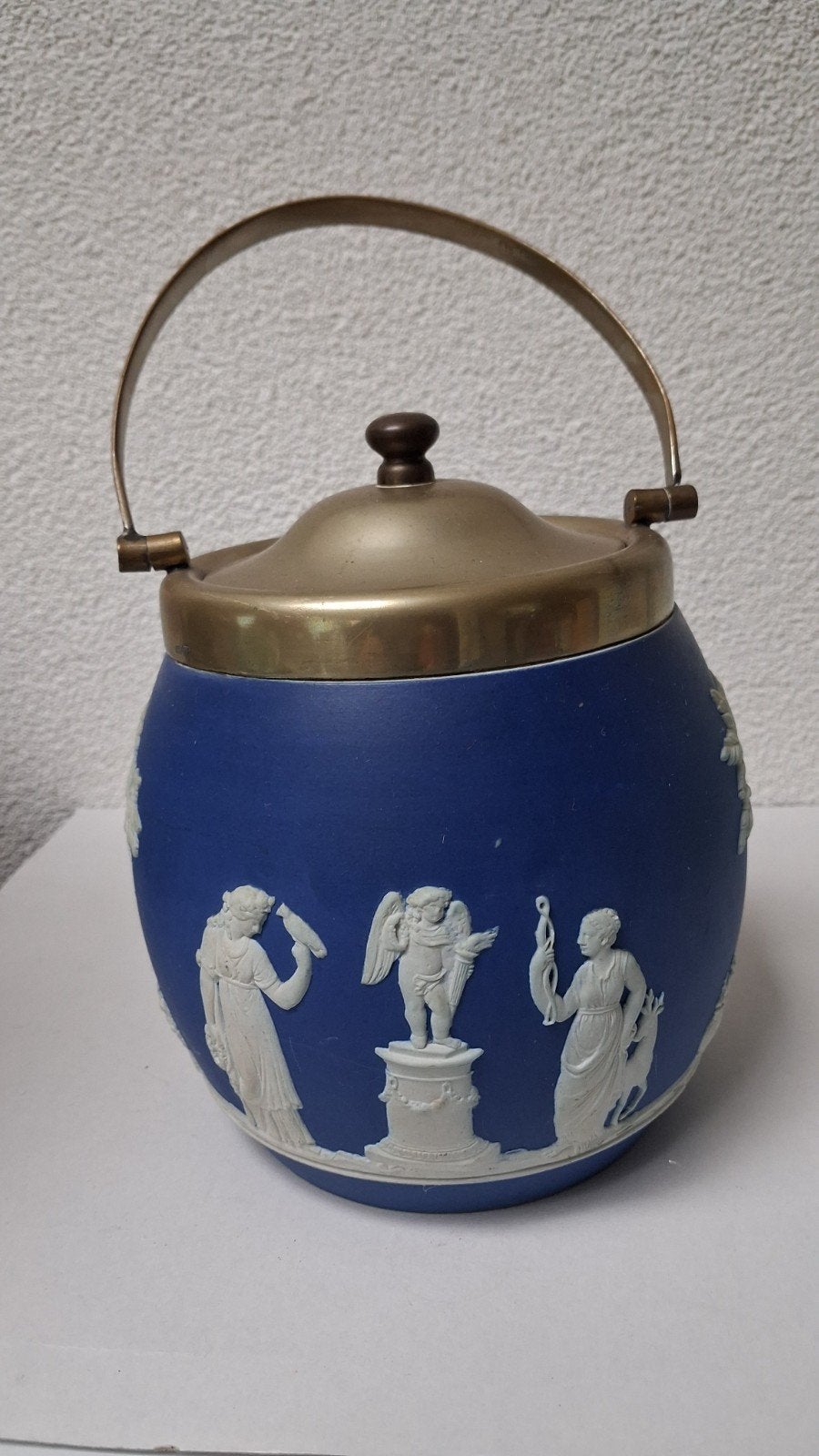 Antieke Wedgwood Jasperware koekjespot met verzilverde l, Antiek en Kunst, Ophalen of Verzenden