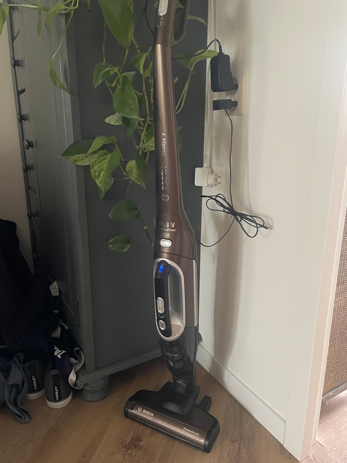 Bosch steelstofzuiger (nieuwe accu nodig), Ophalen, Zo goed als nieuw