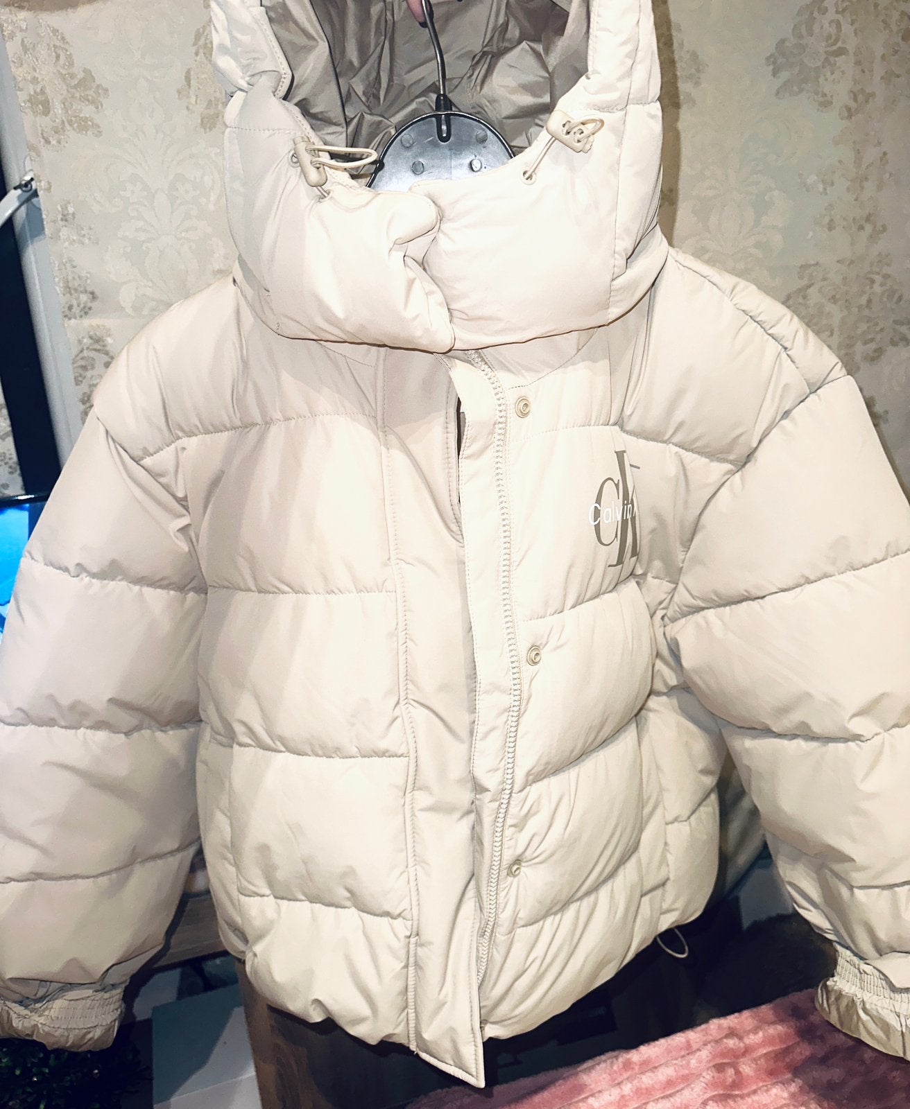Calvin Klein absolutely new puffer jacket :), Kleding | Dames, Ophalen of Verzenden, Nieuw, Beige