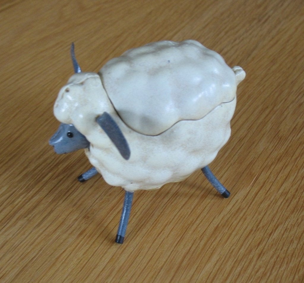 Decoratief doosje - beeldje schaap, Ophalen of Verzenden, Gebruikt, Dier
