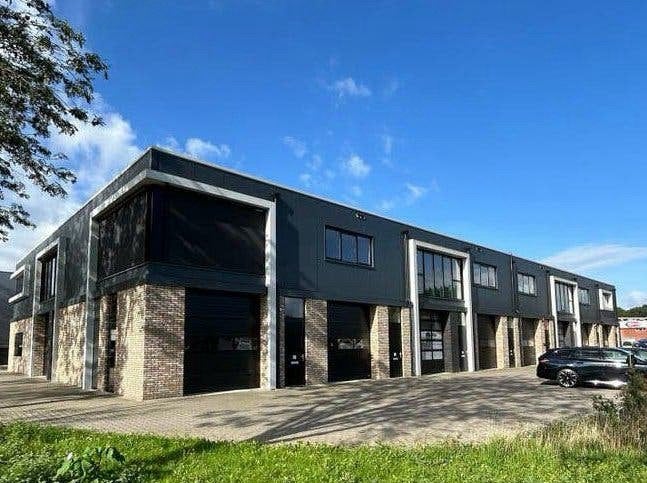 TE HUUR moderne representatieve bedrijfsunit op toplocatie!, Huur, Bedrijfsruimte