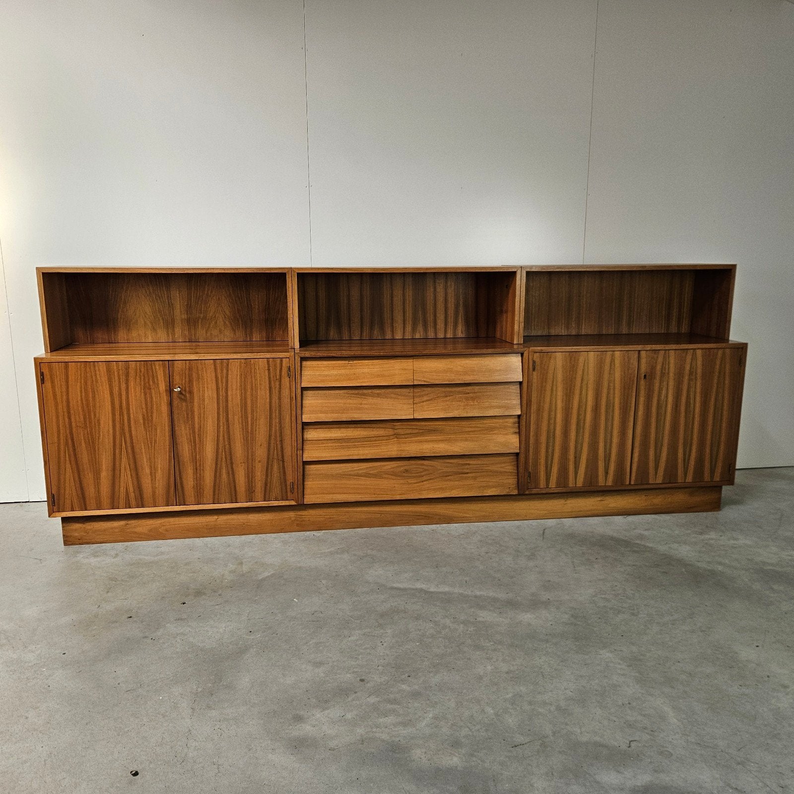 Vintage speels dressoir met 2de laag, Ophalen of Verzenden, Huis en Inrichting
