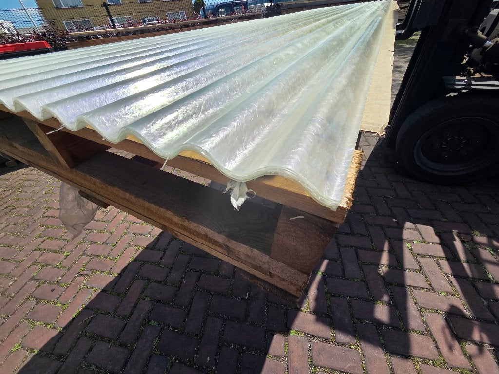 6 Polyester golfplaten lichtdoorlatend/ 4.50 m lang nr: D31