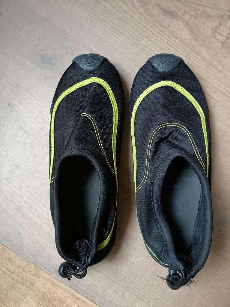 Waterschoen (maat 36), Watersport en Boten, Ophalen, Gebruikt, Zeil- of Surfschoenen, Dame of Heer