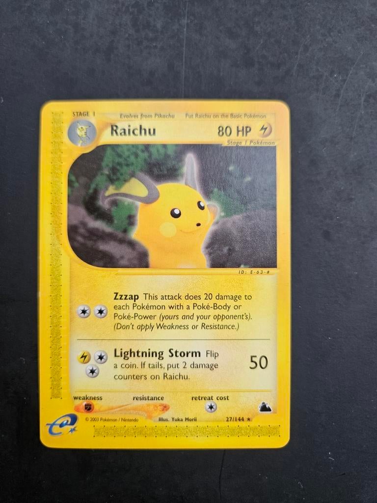 Raichu 27/144 Skyridge, Ophalen of Verzenden, Zo goed als nieuw, Losse kaart