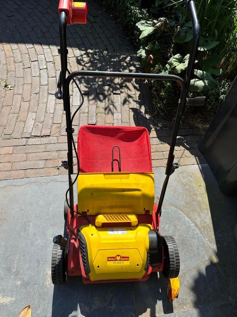 Verticuteermachine te huur - Wolf Garten VS 302 E, Tuin en Terras, Verticuteermachines, Ophalen of Verzenden, Gebruikt, Elektrisch