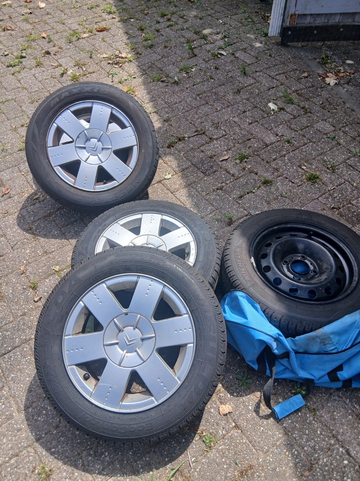 Wielen 14 inch zomerbanden, Auto diversen, Wieldoppen, Ophalen