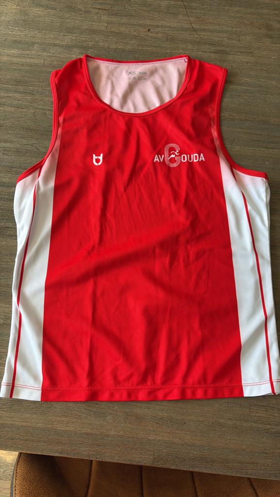 AV Gouda sportshirt singlet, nieuw, Kinderen en Baby's, Kinderkleding | Maat 170, Ophalen of Verzenden, Nieuw, Jongen of Meisje
