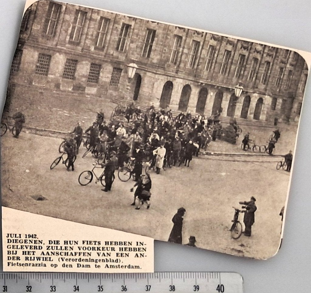 Amsterdam1942, fiets-razzia's op de Dam, Verzenden, 1940 tot 1960, Gebruikt, Overige onderwerpen