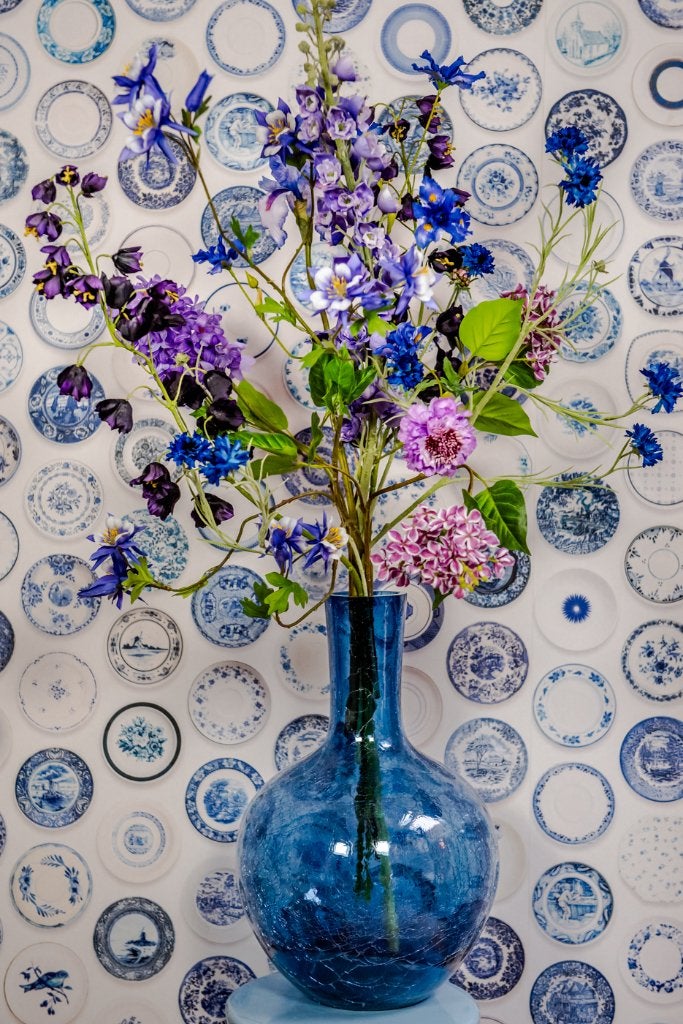 POLSPOTTEN Vaas Ball Body Crackled Glass Blauw Van €230, nu, Blauw, POLSPOTTEN, Nieuw, Ophalen of Verzenden