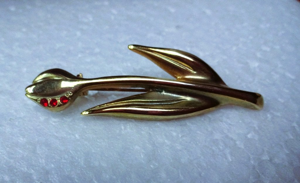 Vintage Aconda tulpen broche met rode strassteentjes, Sieraden, Tassen en Uiterlijk, Broches, Overige materialen, 4 tot 7 cm, Gebruikt