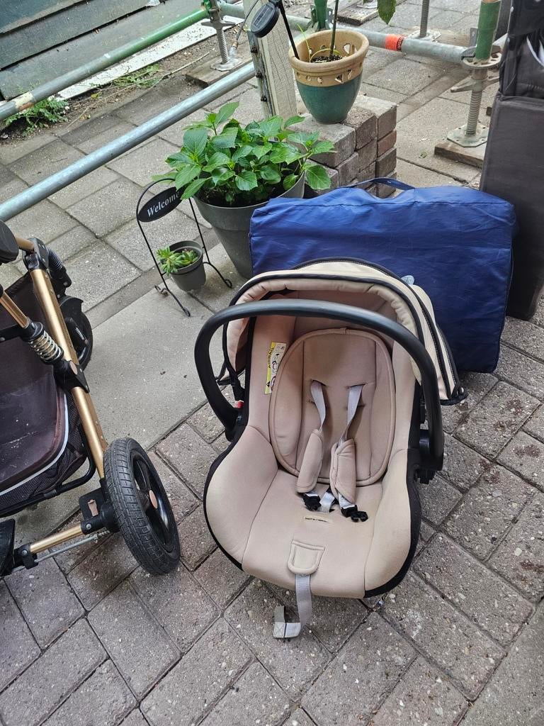 Kinderwagen en autostoel set - Zo goed als nieuw, Overige merken, Autogordel, Zo goed als nieuw, 0 t/m 13 kg
