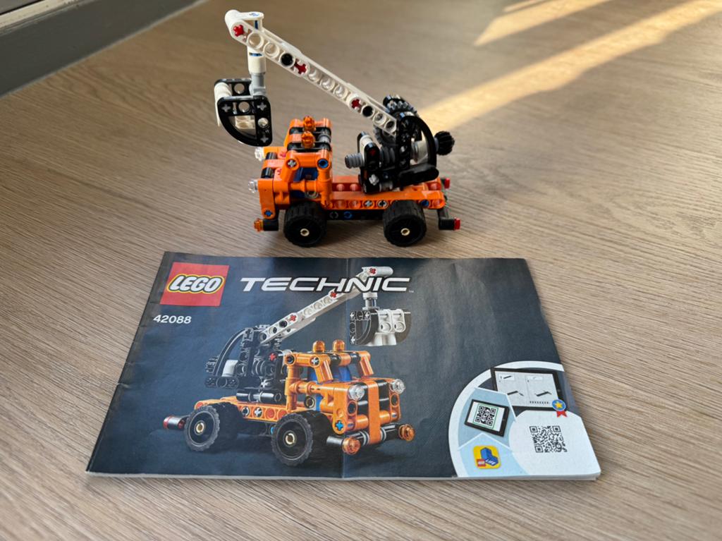 LEGO Technic 42088 - Hoogwerker, Ophalen of Verzenden, Gebruikt