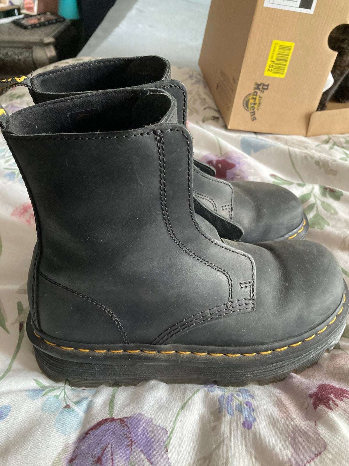 Leuke aparte Dr Martens maat 38, Kleding | Dames, Schoenen, Zwart, Lage of Enkellaarzen, Ophalen of Verzenden, Zo goed als nieuw