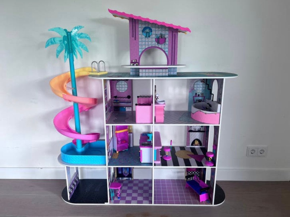 Te koop: L.O.L Moden huis, Kinderen en Baby's, Speelgoed | Poppenhuizen, Ophalen, Zo goed als nieuw, Poppenhuis