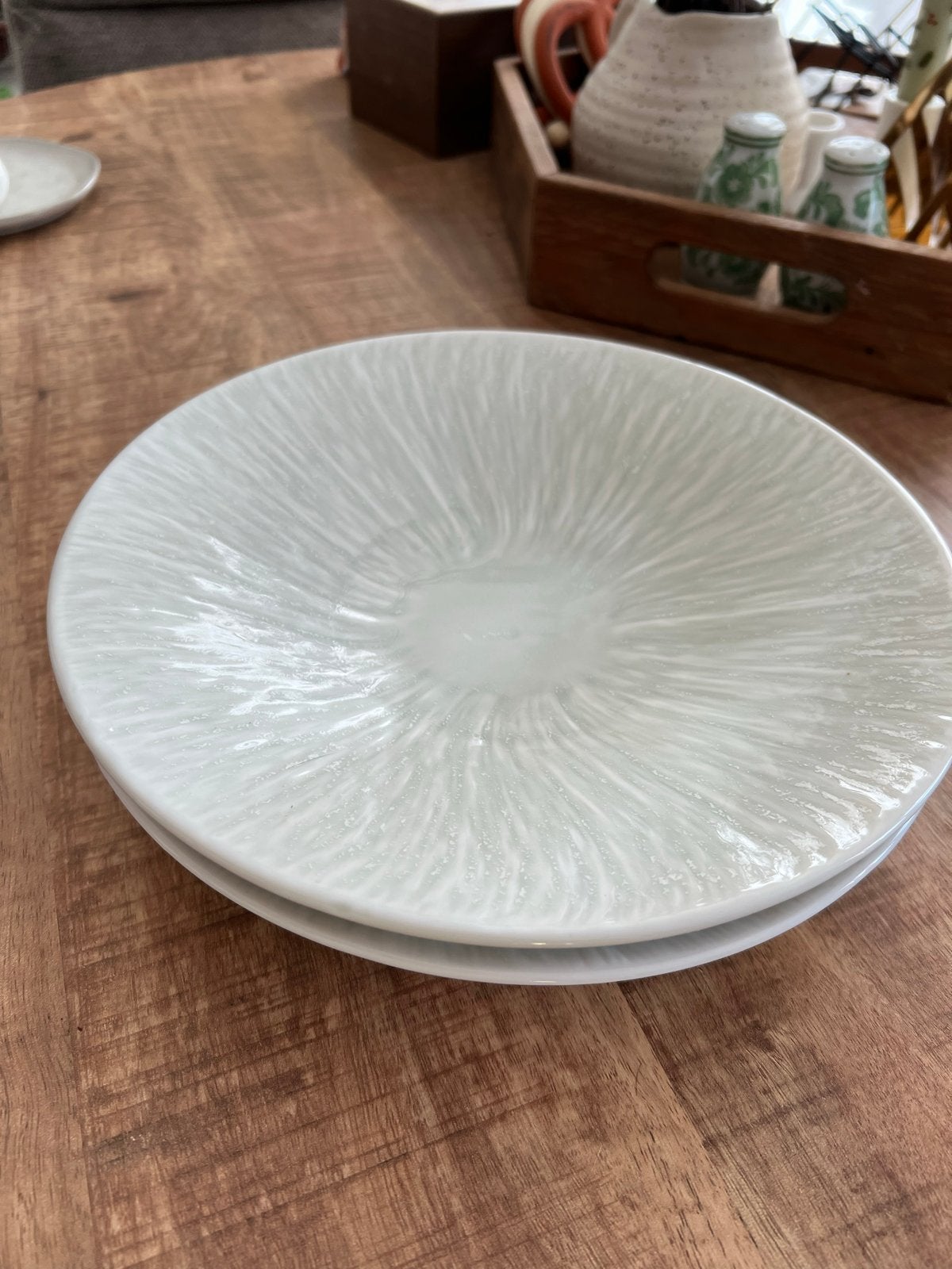 Two ceramic dinner plates turquoise, Ophalen, Keramiek, Zo goed als nieuw, Bord(en)