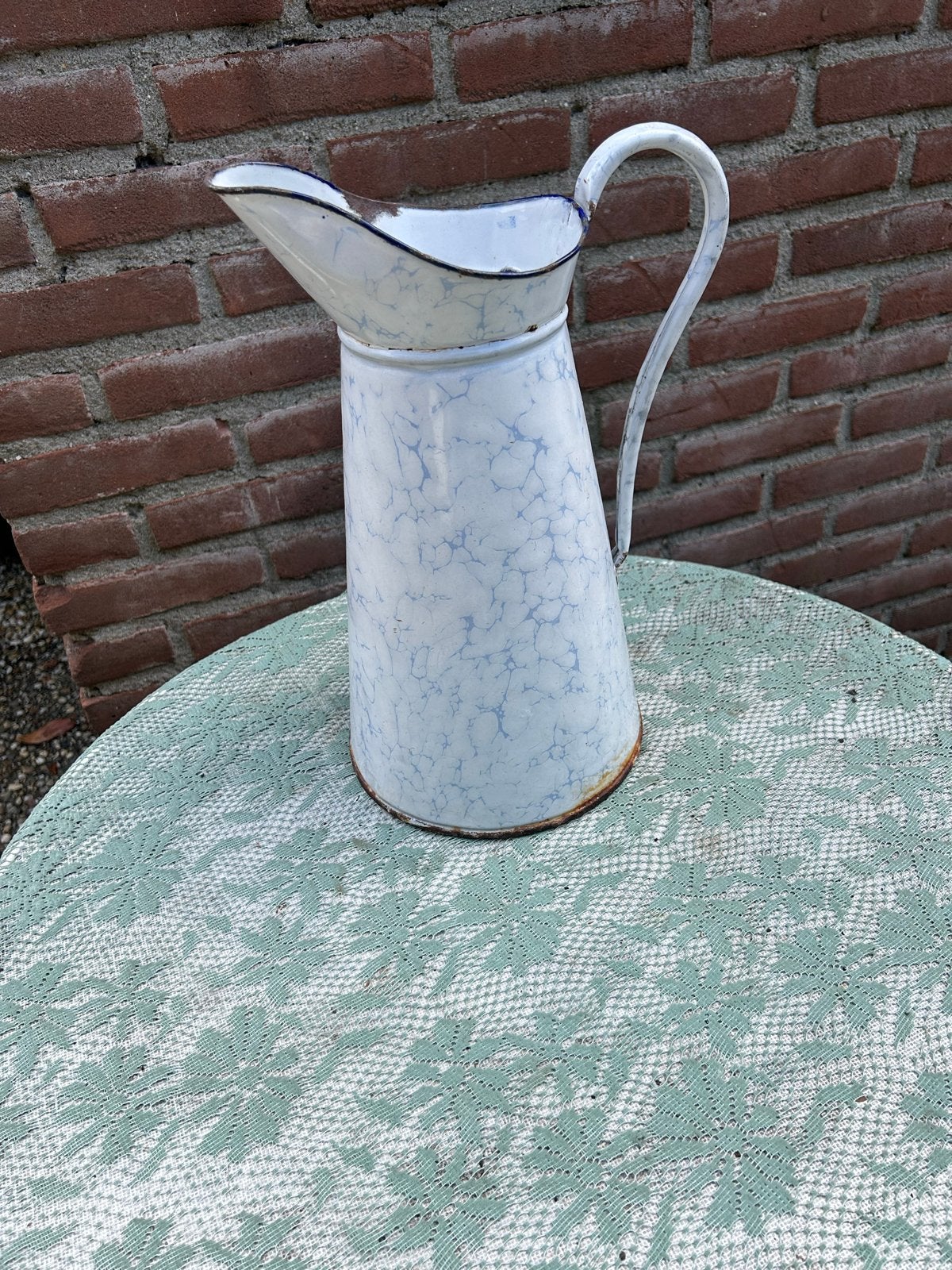 Antieke geëmailleerde kan - wit met blauw marmerpatroon, Antiek en Kunst, Antiek | Emaille, Ophalen of Verzenden