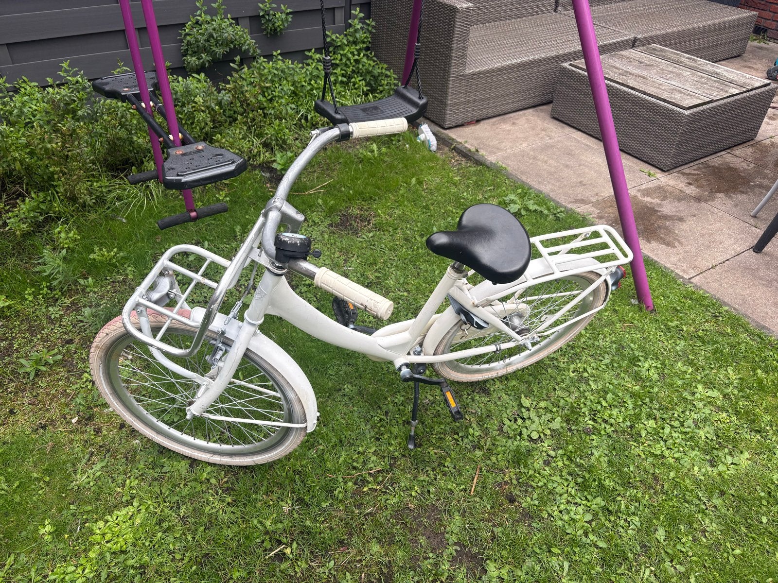 Witte kinderfiets 22inch met voordrager, Fietsen en Brommers, Gebruikt, Velgrem, Minder dan 47 cm, Ophalen