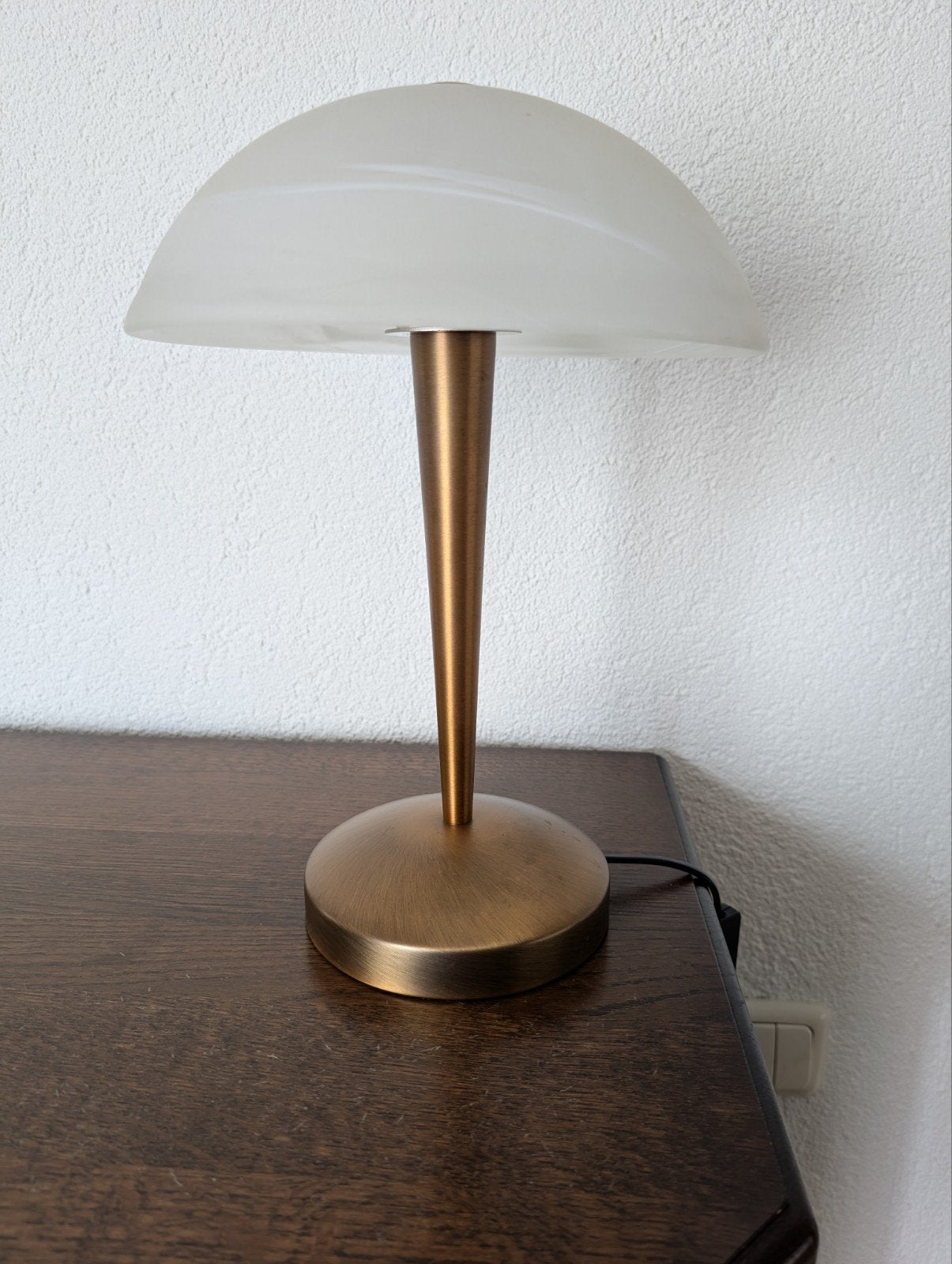 tafellamp met melkglazen kap, Huis en Inrichting, Lampen | Tafellampen, Ophalen, Schemerlamp