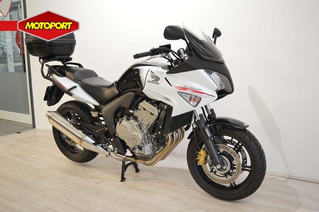 Honda CBF 600 S ABS (bj 2011), Motoren, Motoren | Honda, Wijngaardveld 1
9300  AALST, BE, Bedrijf, Mc.benelux@honda-eu.com, Toermotor