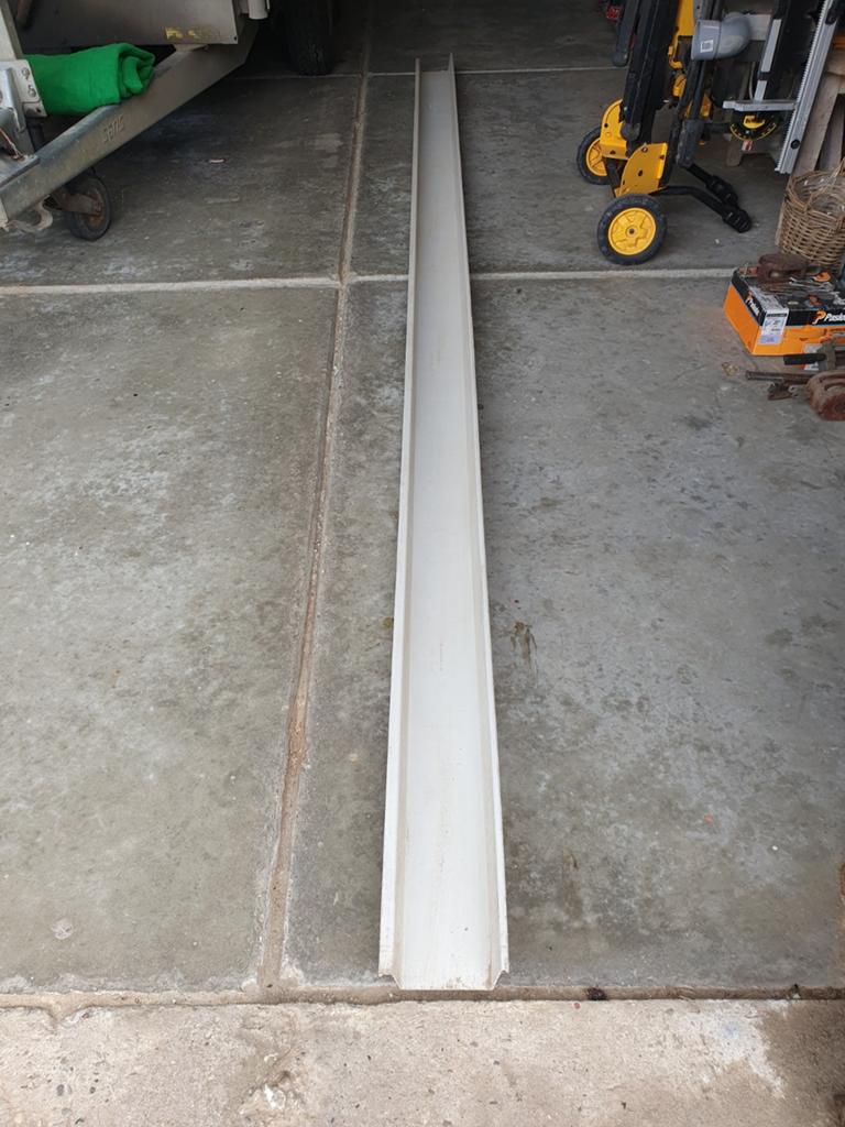 Dakgoot PVC KOMO M120 zonder gootbeugels, Doe-het-zelf en Verbouw, Buizen en Afvoer, Ophalen, Pvc, Nieuw, 4 tot 6 meter