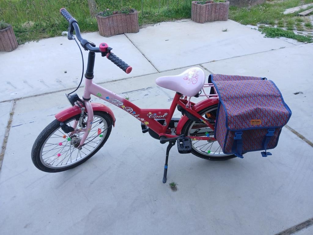 Roze kinderfiets met fietstassen, Fietsen en Brommers, Ophalen, Gebruikt, Minder dan 16 inch