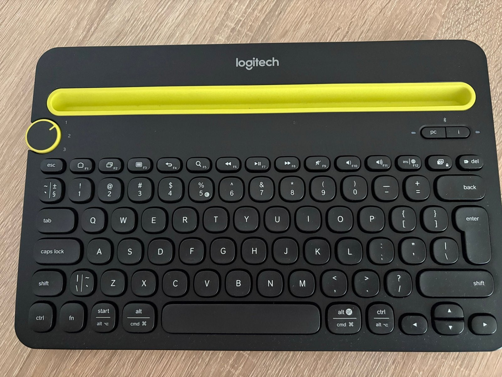 Logitech K480 Draadloos Toetsenbord - Zwart/Geel, Multi-device, Ophalen of Verzenden, Zo goed als nieuw, Draadloos