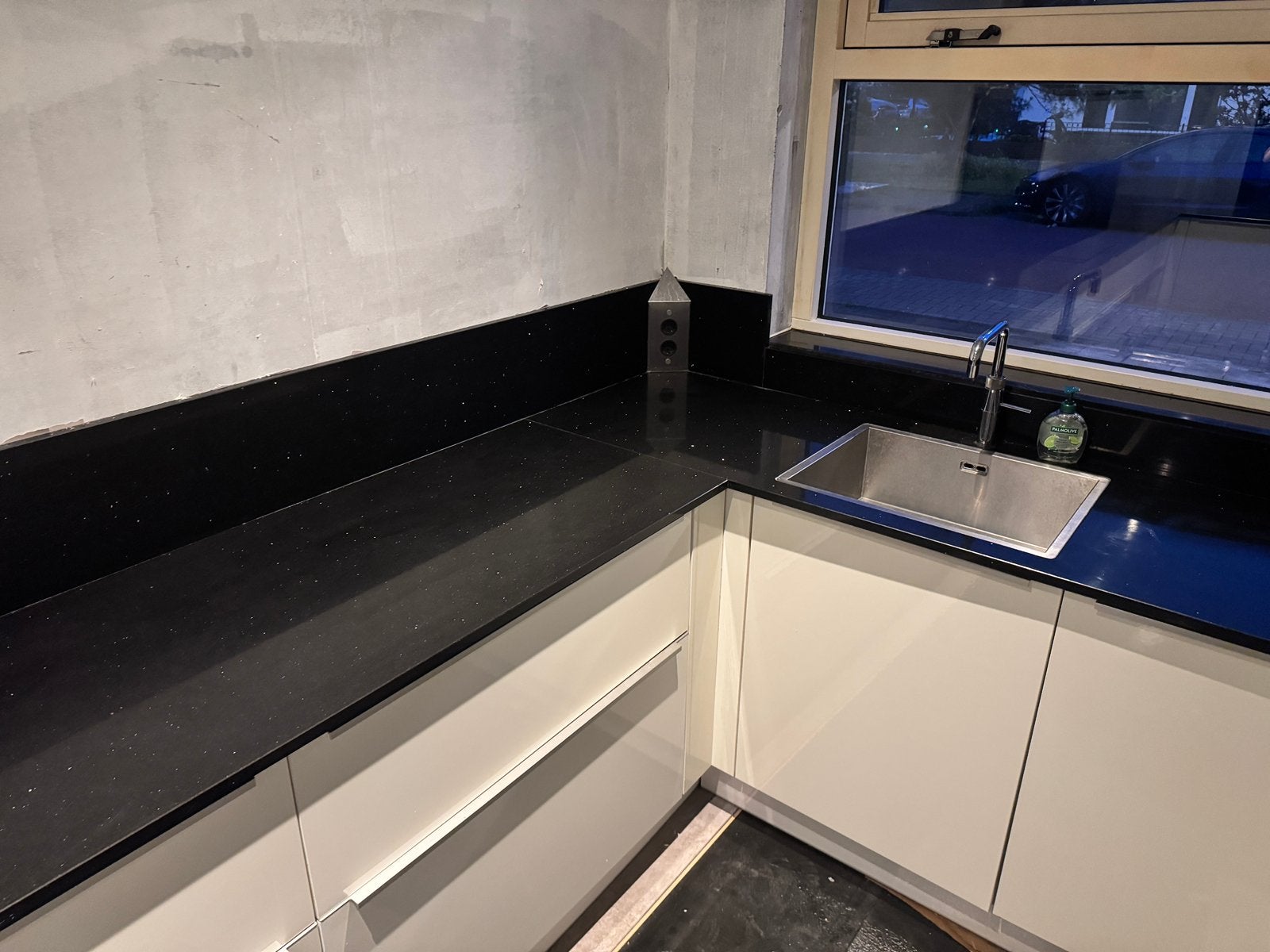 Werkblad keuken - graniet/steen, Ophalen, Zwart, 50 tot 100 cm, Zo goed als nieuw