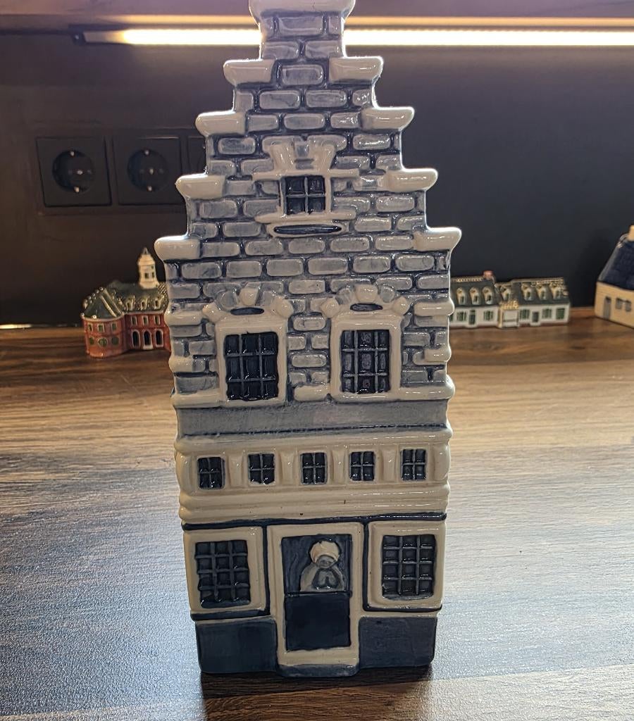 Miniatuurhuis 19.5 cm hoog keramisch Royal Goedewaagen, Ophalen of Verzenden
