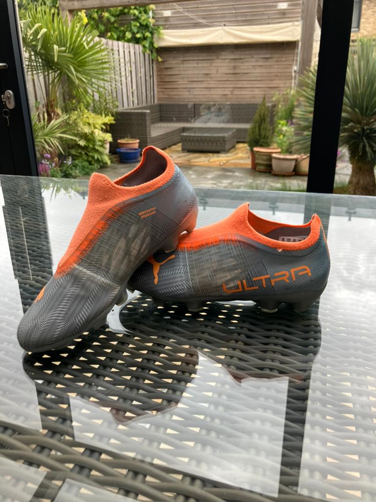 Puma Ultra voetbalschoenen - Maat 32, Sport en Fitness, Voetbal, Maat XS of kleiner, Schoenen, Ophalen of Verzenden, Zo goed als nieuw