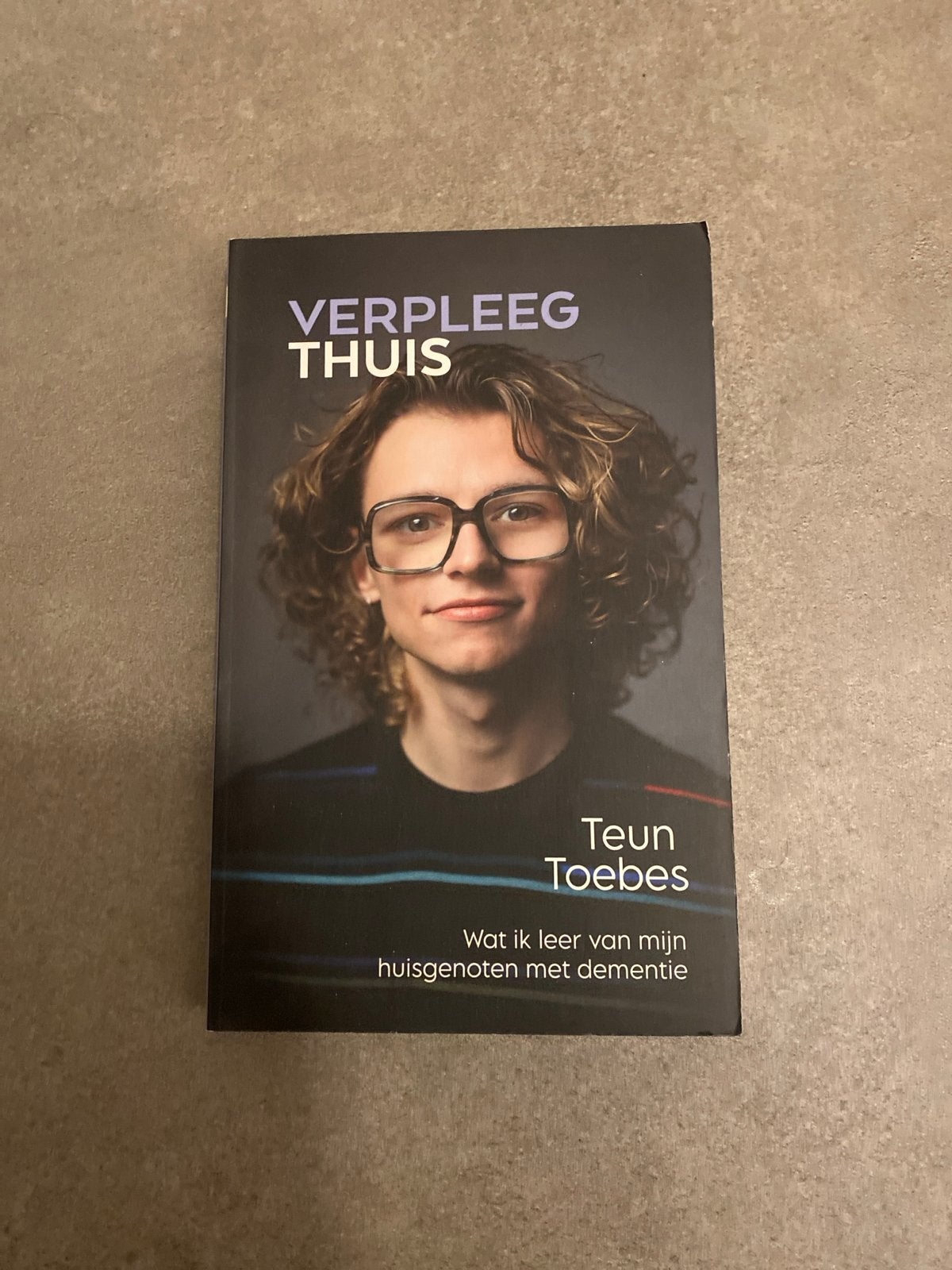 VerpleegThuis: Wat ik leer van mijn huisgenoot met dementie, Boeken, Ophalen of Verzenden, Zo goed als nieuw, Nederland