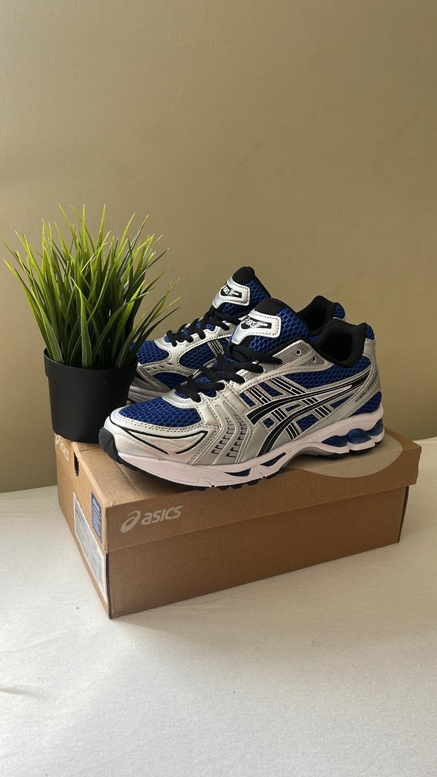 ASICS Gel-Kayano 14 - Donkerblauw - Nieuw met kaartjes, Kleding | Heren, Schoenen, Ophalen of Verzenden, Nieuw, Blauw, Sneakers of Gympen