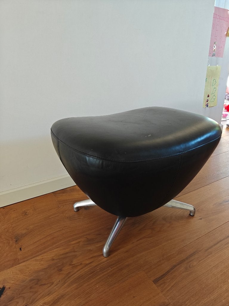 Leolux Caruzzo Forte hocker in zwart leer, Ophalen, Gebruikt, 50 tot 75 cm, Overige vormen