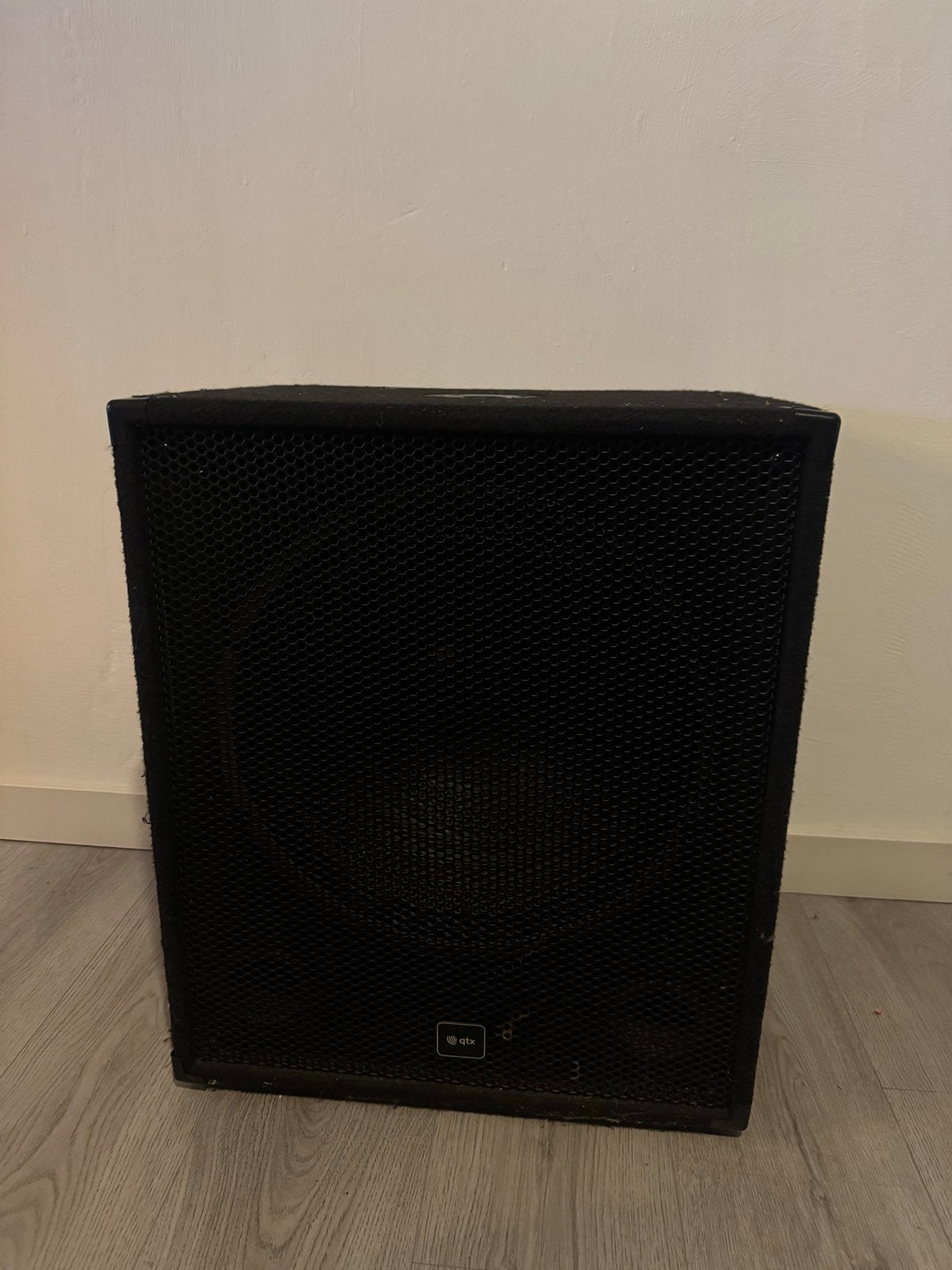 QTX Subwoofer 150W RMS - Krachtige Bas voor Feesten, Audio, Tv en Foto, Gebruikt, Subwoofer, Ophalen, 150 watt of meer