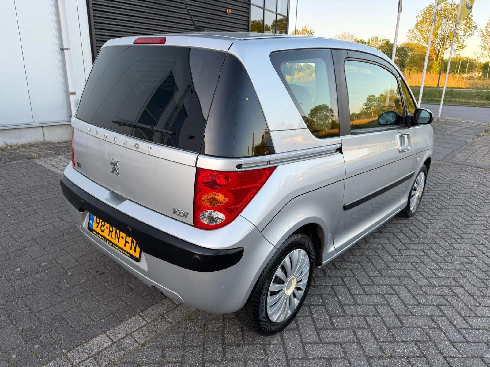 Peugeot 1007 1.4 Gentry Airco AUTOMAAT APK NAP, Auto's, Peugeot, 4 cilinders, 4 stoelen, 49 €/maand, Origineel Nederlands