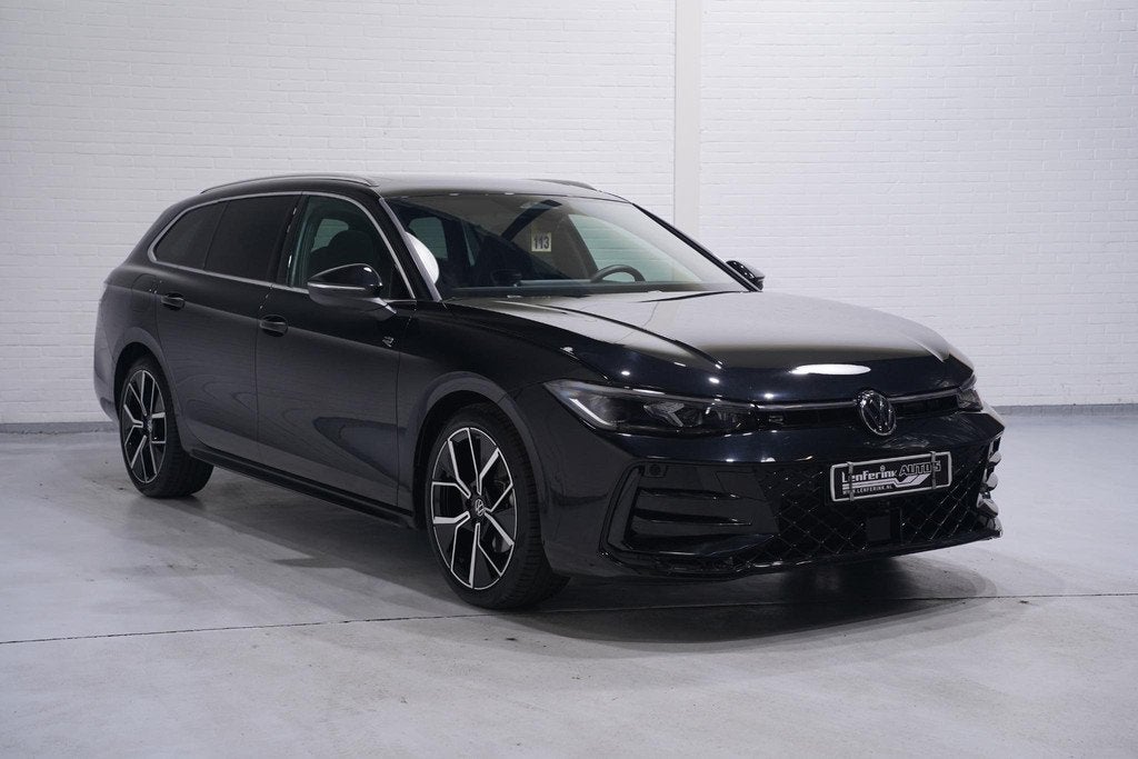 Volkswagen Passat R-line 150 PK DSG Panodak camera IQ Light, Stof, Gebruikt, Zwart, 4 cilinders